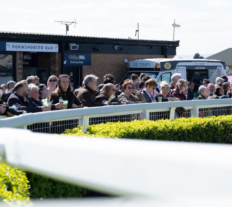 Crowds lining the parade ring at Hereford Races